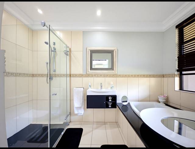 5 BEDROOM FREEHOLD FOR SALE IN ZIMBALI ESTATE